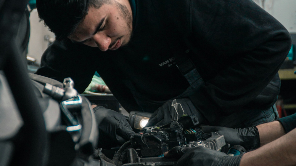 ورش إصلاح السيارات